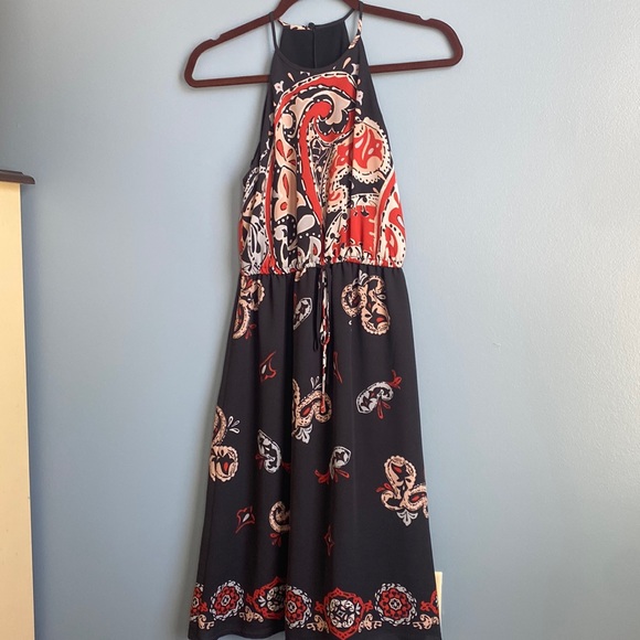 Lovely halter dress - Picture 1 of 11